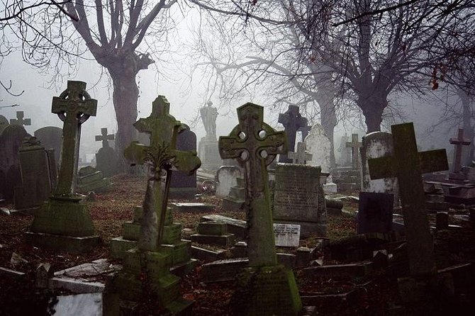 Cemetery and Ghost BYOB Bus Tour in New Orleans - Why this New Orleans ghost tour feels different at night