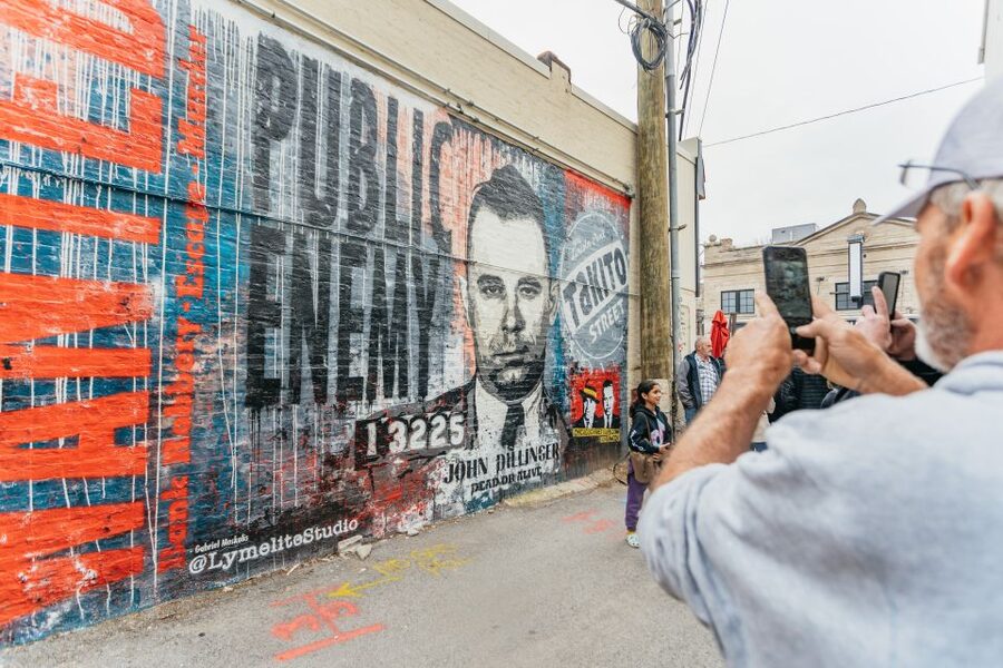 Chicago: Mob and Crime Bus Tour - St. Valentine’s Day Massacre and Dillinger’s last steps