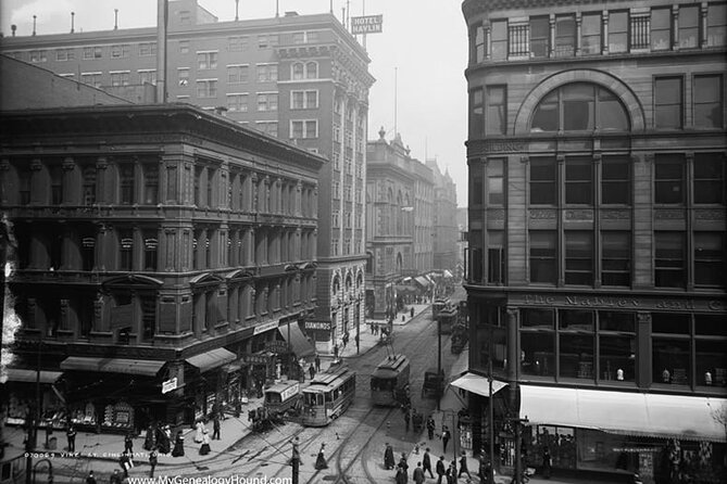 Cincinnati History & Sightseeing Bus Tour - Multimedia Storytelling: Great Context, Some Tradeoffs