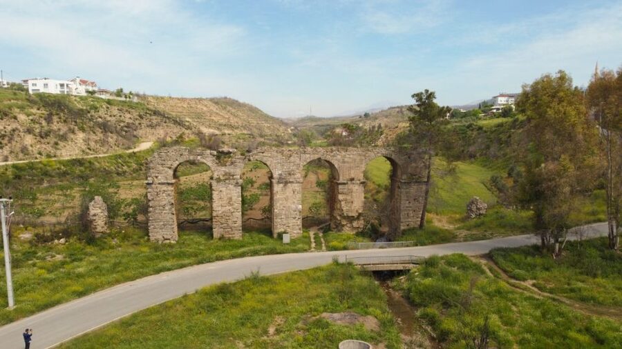 City of Side: Green Lake Boat and Cabrio Bus Tour - Seleukia Ancient Roman City: ruins with guided context