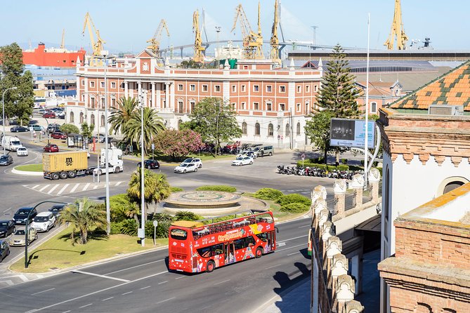 City Sightseeing Cadiz Hop-On Hop-Off Bus Tour - The audio experience: 16 languages and the headphones reality