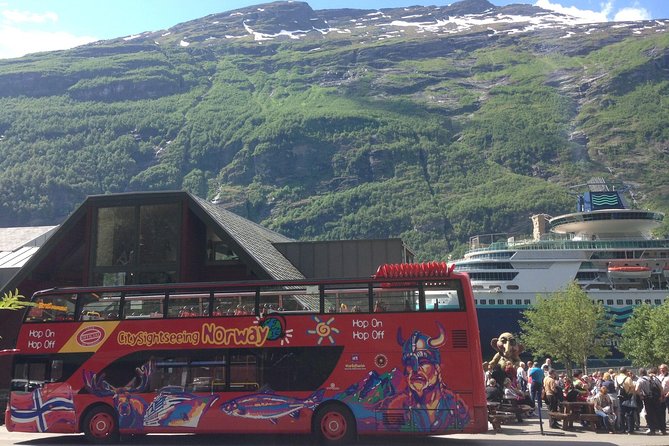 City Sightseeing Geiranger Hop-On Hop-Off Bus Tour - Flydalsjuvet Viewpoint: the best photos come with good timing