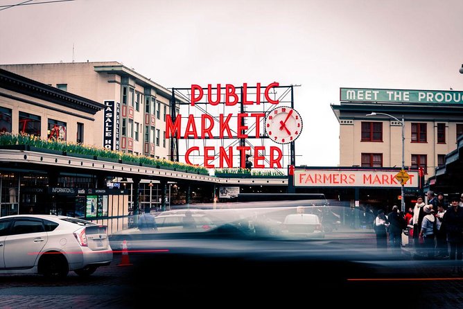 CitySightseeing Seattle Hop-On Hop-Off Bus Tour + Bookable Extras - Seattle Night Tour: a fixed plan with a live guide