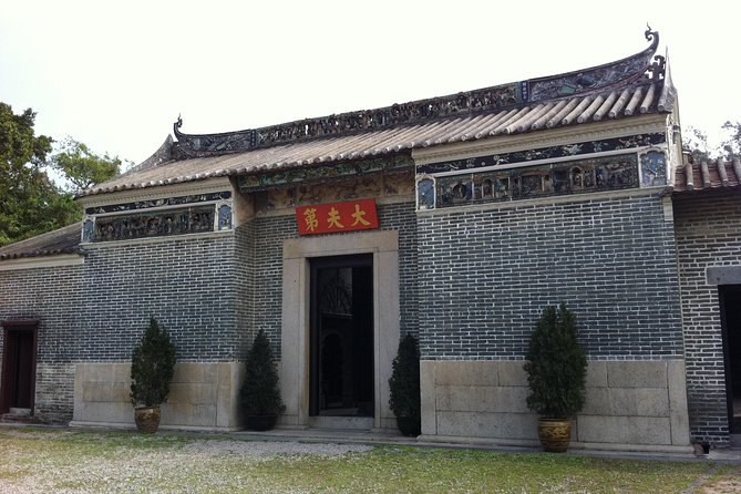 Coach Tour: Hong Kong Heritage Discovery - Sheung Cheung Wai walled village: what a protective wall tells you