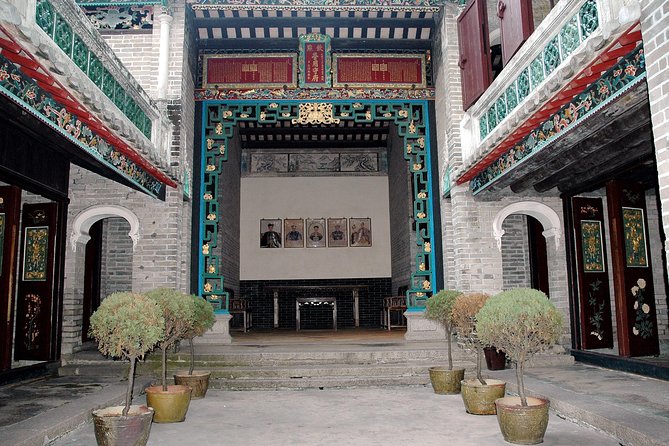 Coach Tour: Hong Kong Heritage Discovery - Tai Po Market snack tasting and the Tai Fu Tai Mansion closer