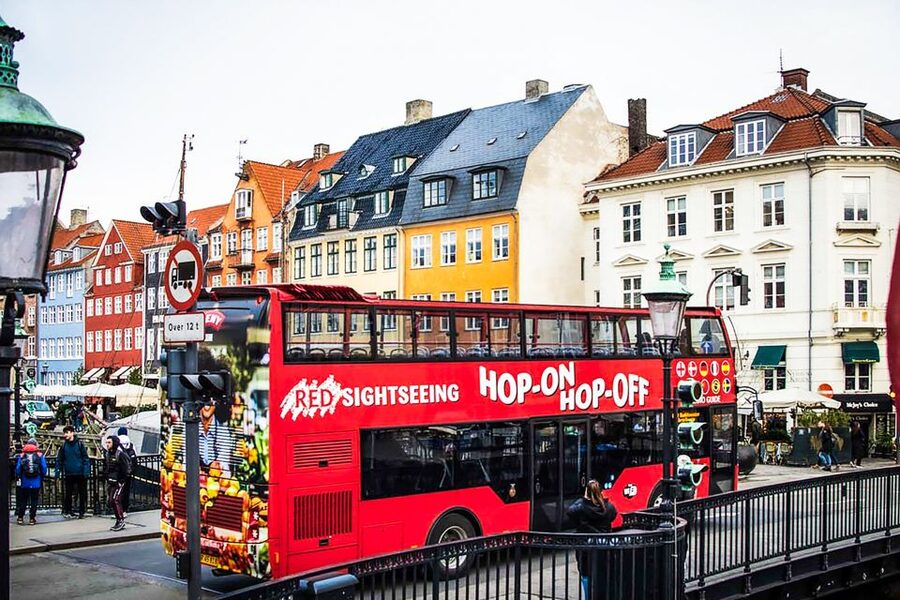 Copenhagen: Hop-On Hop-Off Bus Tour with Boat Tour Option - How to use the app and stop signs so you don’t waste time