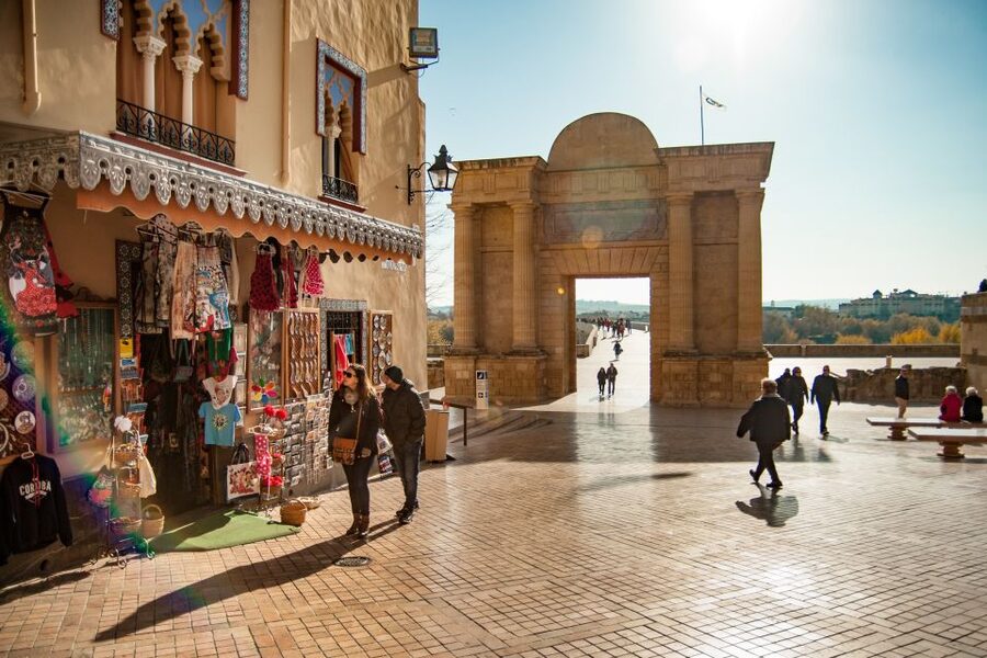 Córdoba: City Sightseeing Hop-On Hop-Off Bus Tour - Calahorra, Baths, and How Córdoba’s Water Shaped the City