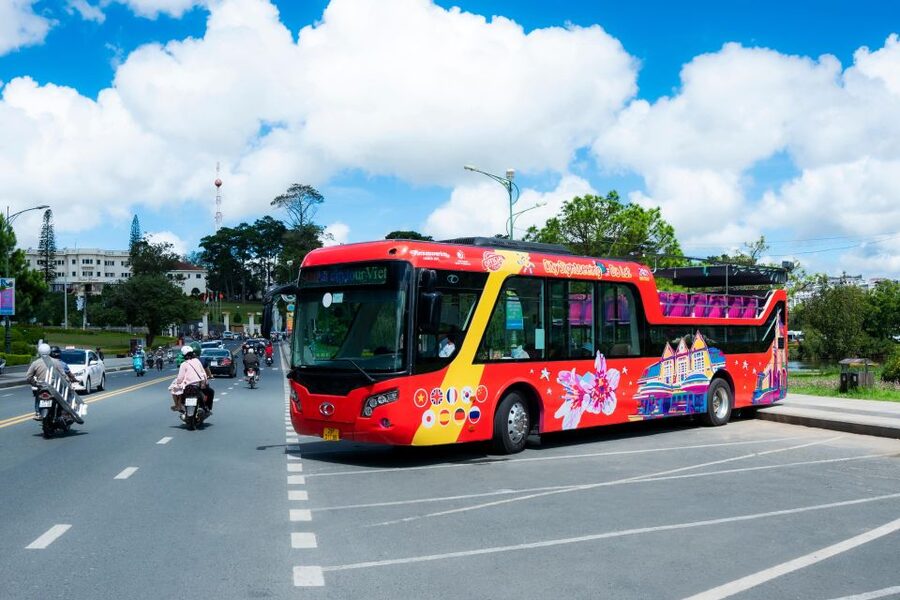 Da Lat: City Sightseeing Hop-On Hop-Off Bus Tour - Cathedral of Dalat Diocese (Stop 4) plus Dalat Railway Station (Stop 6): photos, pauses, and local texture