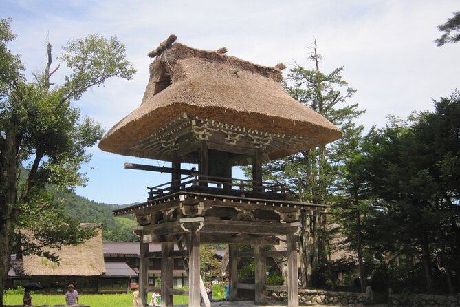 [Day trip bus tour from Kanazawa Station] Weekend only! World Heritage Shirakawago Day Bus Tour - The planned photo and souvenir strategy (and how the guide helps)