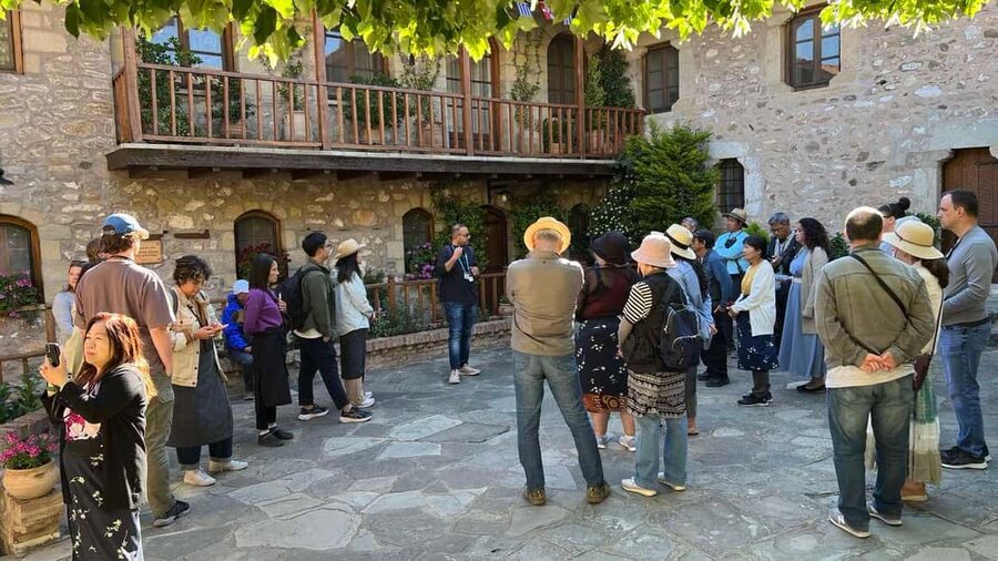 Delphi and Meteora: 2-Day Bus Tour from Athens - Delphi and Meteora from Athens: what this tour does well