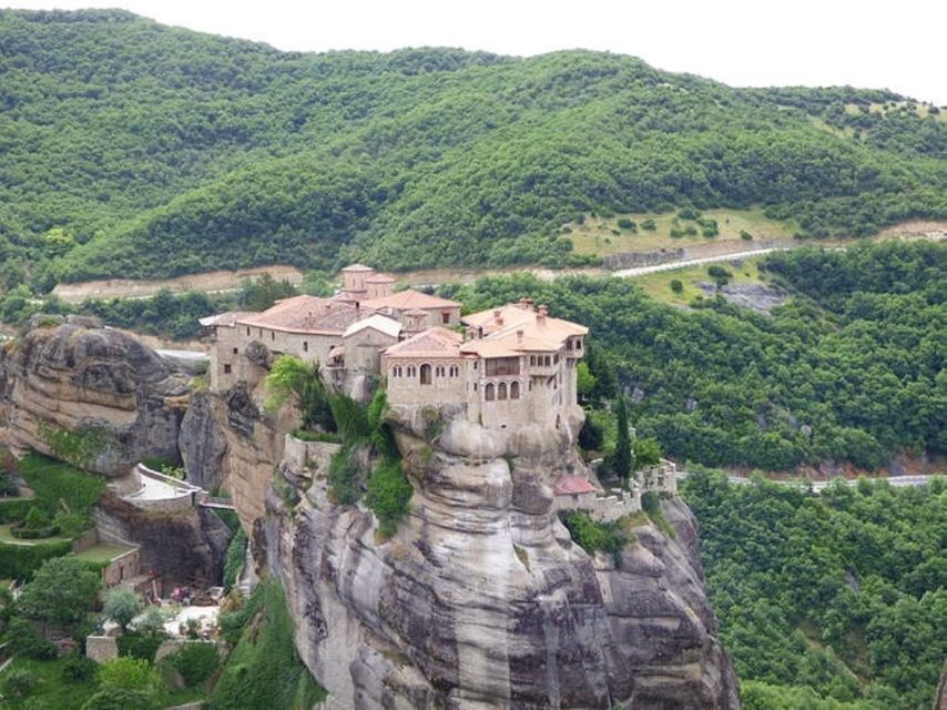 Delphi and Meteora: 2-Day Bus Tour from Athens - Day two in Meteora: what the monasteries feel like in real life