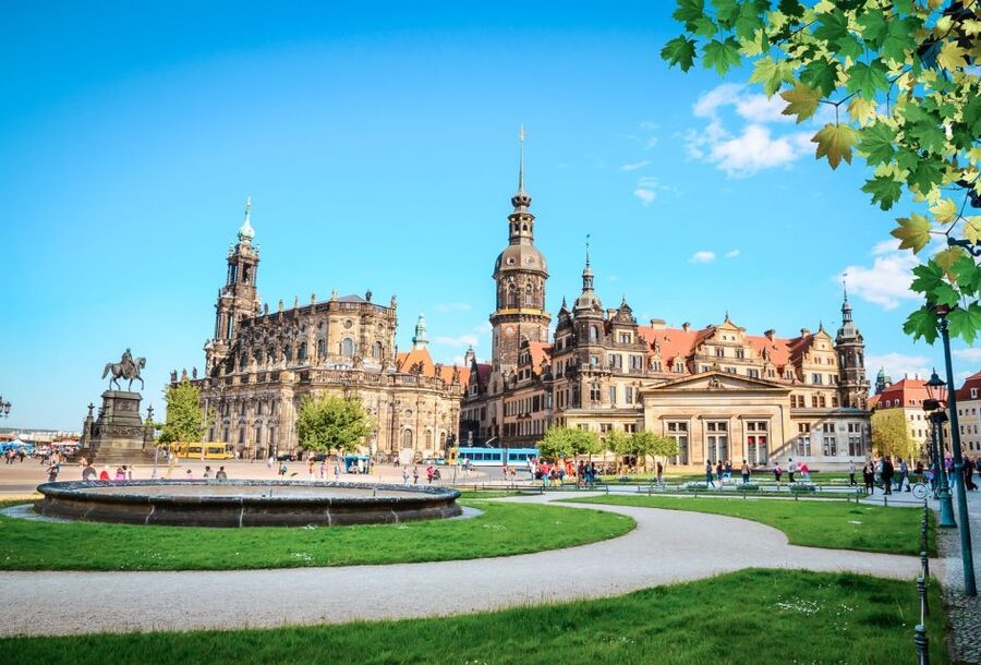 Dresden Castle Skip-the-Line Entry & 2-Day Hop-On Hop-Off - The hop-on hop-off bus: 22 stops, real orientation, and workable timing
