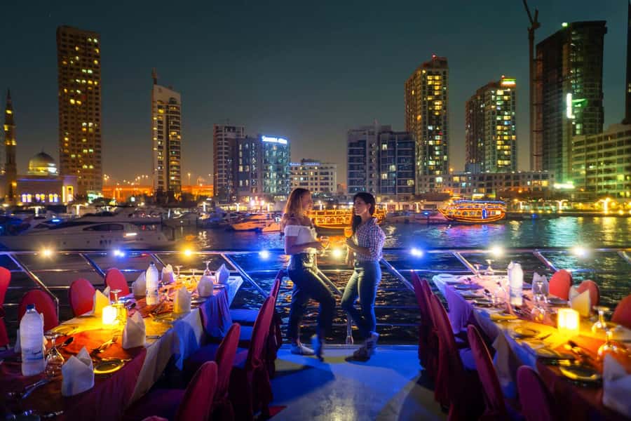 Dubai: Big Bus Panoramic Night Tour & Optional Dinner Cruise - Getting on the bus: where to meet and how not to lose time