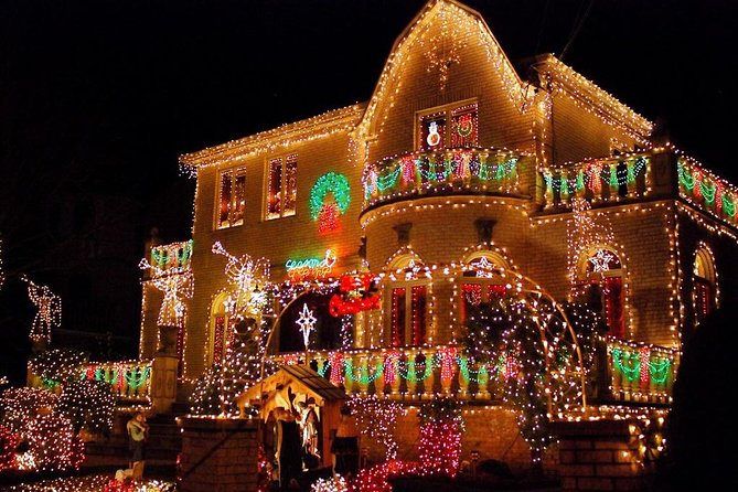 Dyker Heights Christmas Lights and NYC Skyline View Bus Tour - Dyker Heights: The Christmas-Show Walk That Lives Up to the Hype