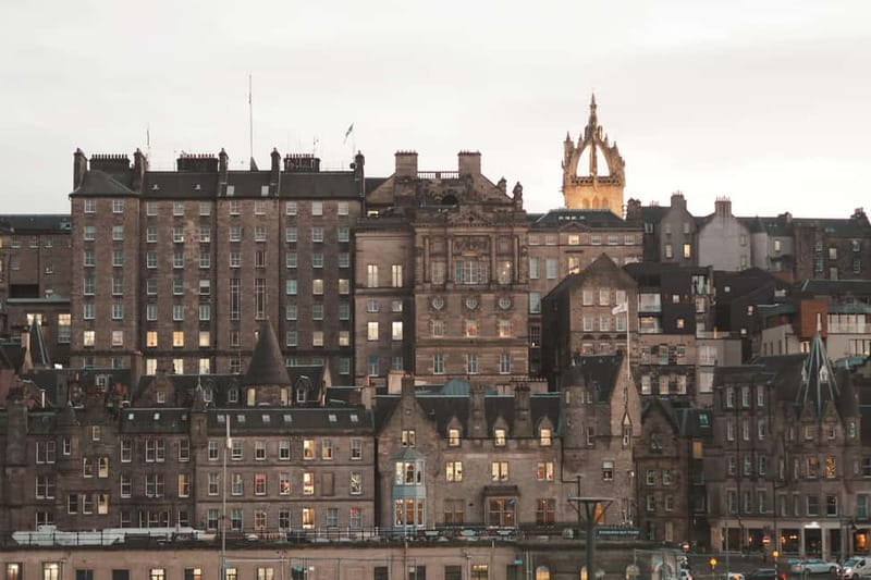 Edinburgh: Big Bus Hop-On, Hop-Off Tour by Open-Top Bus - Onboard commentary: 9 languages and the practical audio feel