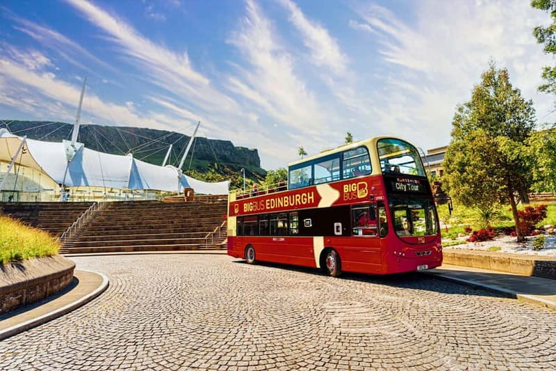 Edinburgh: Hop-On, Hop-Off Bus Tour City & Britannia Combo - City Tour Loop: Castle, Holyroodhouse, and the Core Sights