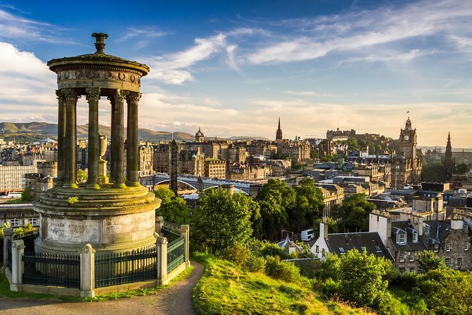 Edinburgh Rail Trip from London with Castle entry and Hop-on Hop-off bus - London to Edinburgh by reserved-seat rail: what you’re actually buying