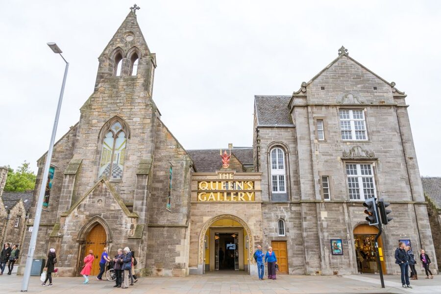 Edinburgh: Royal Attractions with Hop-On Hop-Off Bus Tours - Royal Edinburgh in Two Days: What This Pass Really Covers