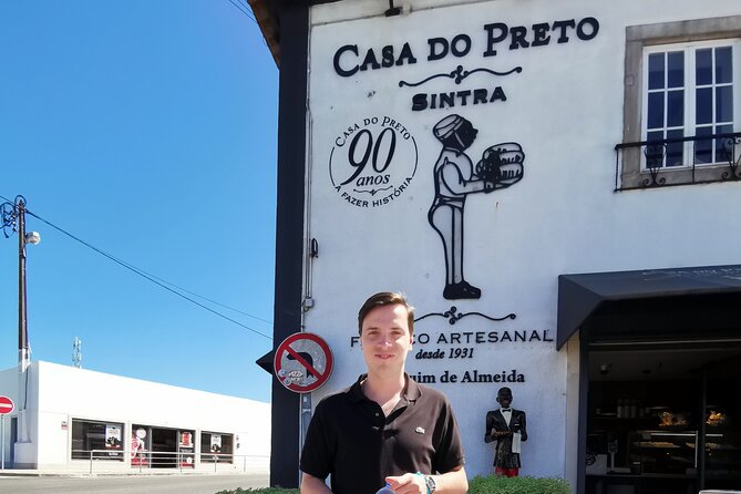 Explore Sintra All Palaces, Stunning Cascais Tour hop on hop off - Stop 1: Casa do Preto for queijadas and travesseiros
