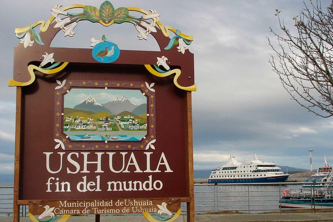 Exploring Ushuaia: Double Decker Bus Tour - The narration and language setup (and how to avoid sound problems)