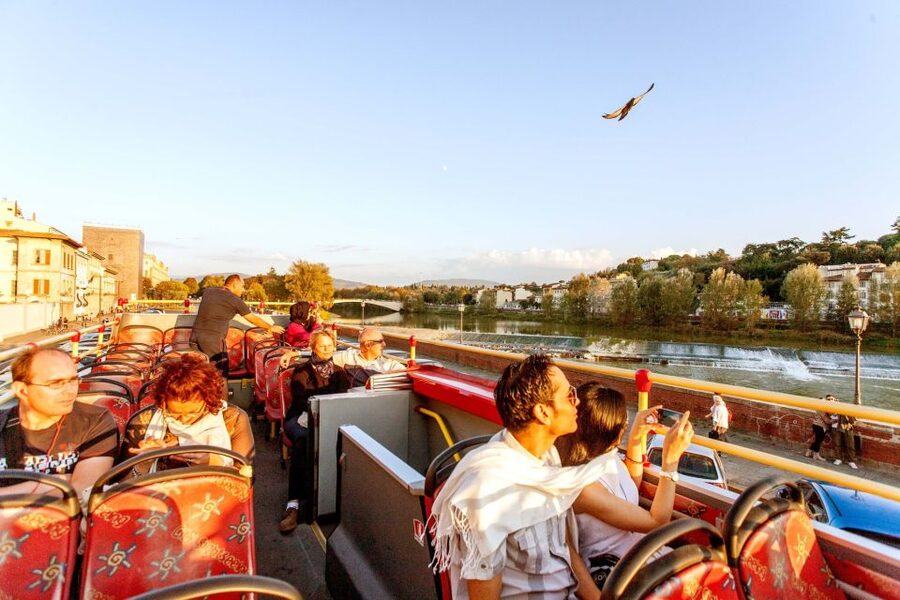 Florence: Hop-on Hop-off Bus Tour: 24, 48 or 72-Hour Ticket - What the Audio Commentary Is Like When It’s Working