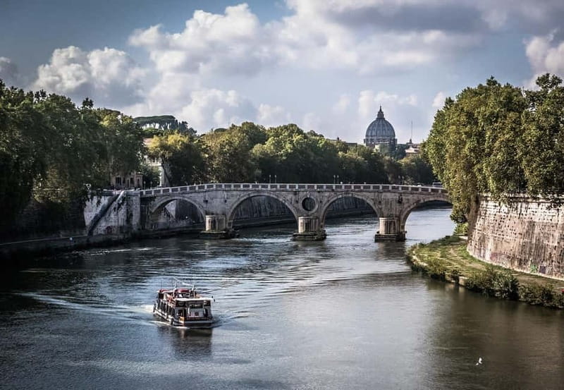 From Civitavecchia: Hop-On Hop-Off Rome Tour & Bus Transfer - On-Bus Audio and the App: Use It Like a Guide, Not a Background Track