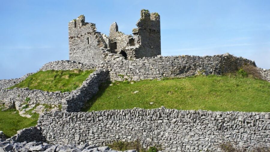 From Doolin: Day Trip to Inisheer with Bike or Bus Tour - Meet Your Guide and Choose Your Wheels