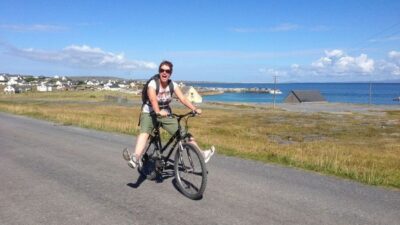 From Doolin: Day Trip to Inisheer with Bike or Bus Tour - Doolin Ferry to Inisheer: Timing, Views, and Sea Notes