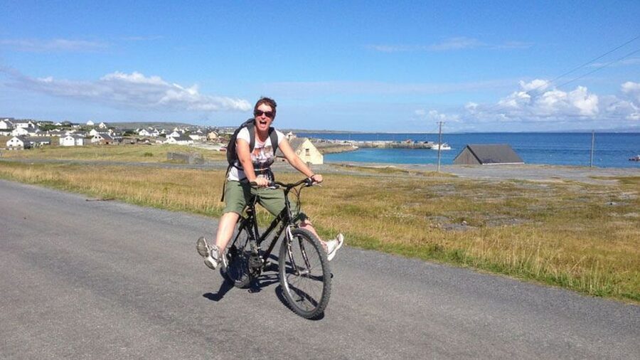 From Doolin: Day Trip to Inisheer with Bike or Bus Tour - Doolin Ferry to Inisheer: Timing, Views, and Sea Notes