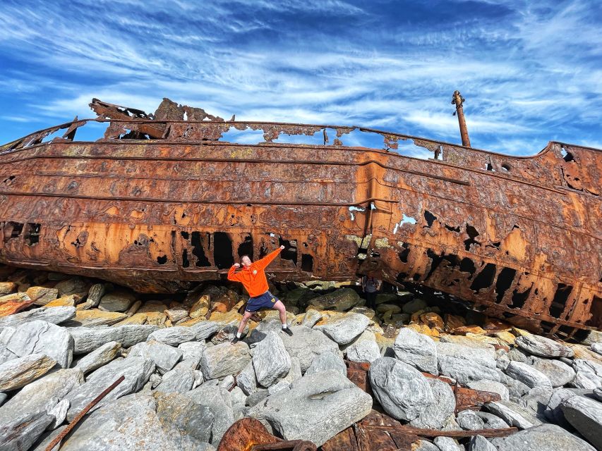 From Galway: Day Trip to Inisheer with Bike or Bus Tour - The island’s most memorable stops: sunken history and shipwreck stories