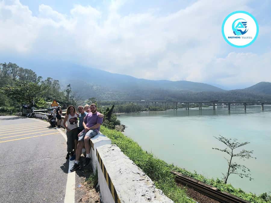 From Hue: Hoi An Guided Bus Tour with 4 Sightseeing Stops - Stop 3: Hai Van Pass Viewpoints Above the East Sea