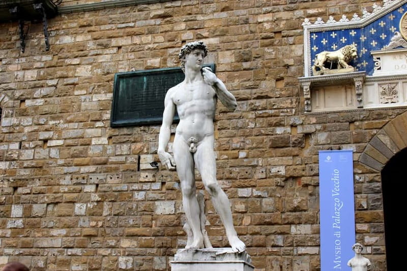 From La Spezia: Florence Hop-on Hop-off Shore Excursion - Meet the green-shirt staff and ride to the Renaissance capital