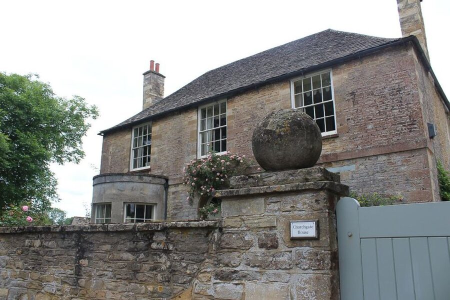 From London: Downton Abbey and Village Coach Tour - Who this tour is best for