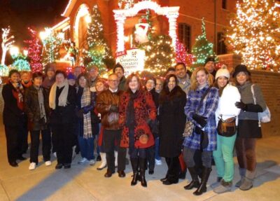From Manhattan: 4-Hour Christmas Lights Luxury Bus Tour - Starting at Greeley Square: a Midtown pickup that actually works