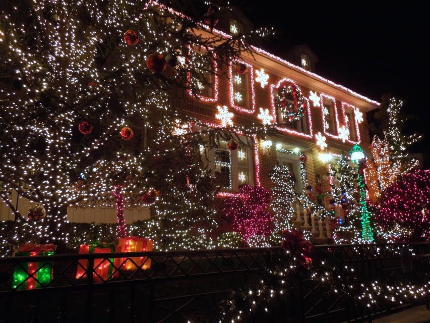 From Manhattan: 4-Hour Christmas Lights Luxury Bus Tour - Chelsea, Meatpacking, High Line area, and the West Side Highway