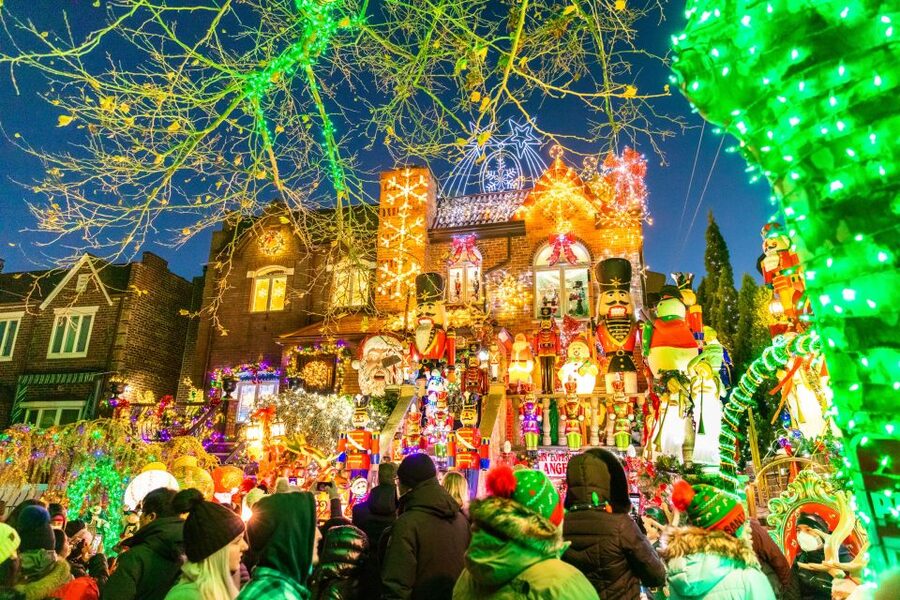 From Manhattan: 4-Hour Dyker Heights Holiday Lights Bus Tour - Dyker Heights Holiday Lights: What You’re Really Paying For