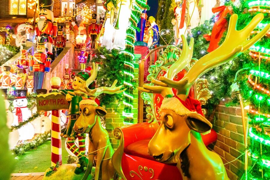 From Manhattan: 4-Hour Dyker Heights Holiday Lights Bus Tour - Heading Back Through Brooklyn and Finishing at Bryant Park