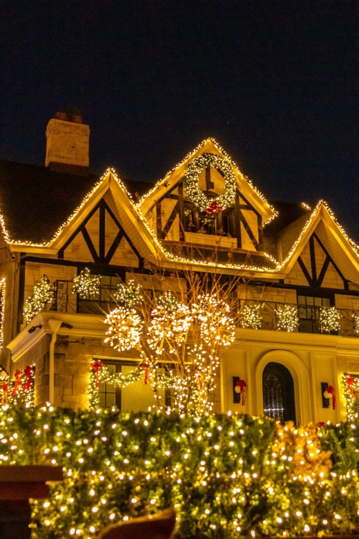 From Manhattan: 4-Hour Dyker Heights Holiday Lights Bus Tour - Cold-Weather Reality: Shoes, Layers, and the Right Expectations