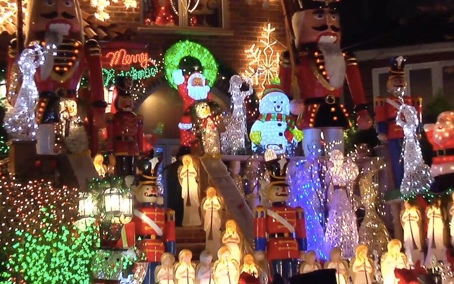 From Manhattan: Dyker Heights Lights & Skyline Tour - Key things to know before you go