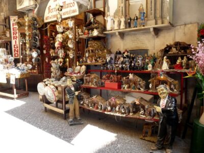 From Naples: Half-Day City Walking & Bus Tour Gulf of Naples - Pickup timing and meeting points: how to avoid stress