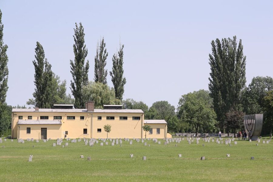 From Prague: All-inclusive Bus Tour to Terezin Memorial - Getting to the Terezín Memorial: the bus ride with live narration