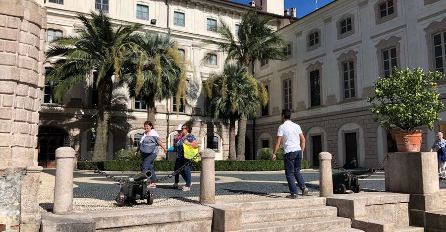 From Stresa: 2 Borromean Islands Hop-on Hop-off Boat Tour - The audio guide in English and Italian: helpful, but not magic