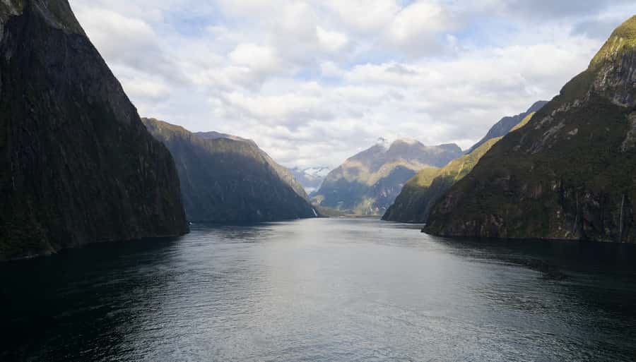 From Te Anau: Milford Sound Cruise & Scenic Coach Tour - Homer Tunnel and Cleddau Valley: the ride turns dramatic