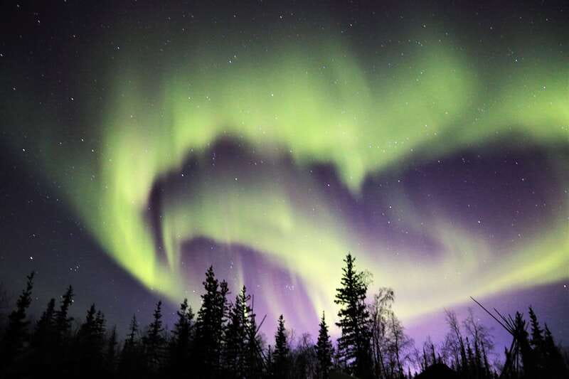 From Yellowknife: Northern Lights Bus Tour with Photos - Your Photographer Moment: Free Pictures and Real Photo Help