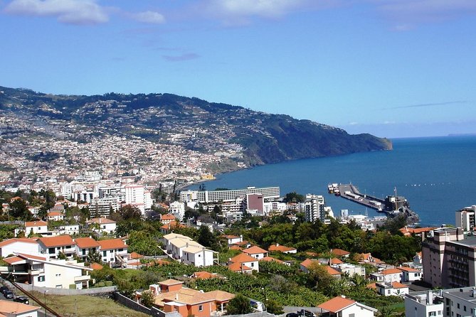 Funchal Hop-On Hop-Off Tour 3 in 1 - Câmara de Lobos: where the coast walk actually pays off