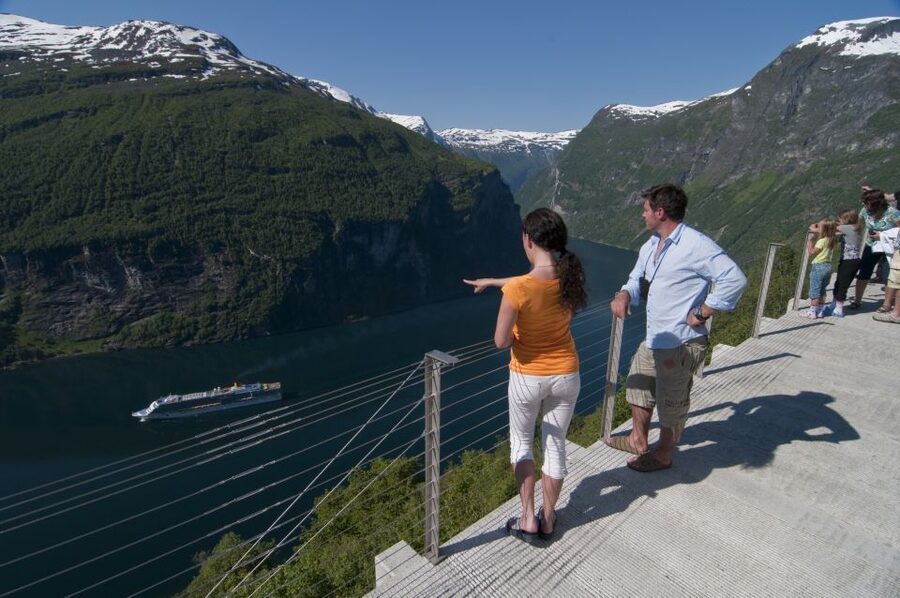 Geiranger: Bus Tour with Multilingual Audio Guide - Key Things I’d Watch for on This Tour