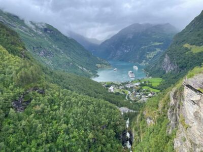 Geiranger Dalsnibba: mini bus tour - The Geiranger Fjord View Moments: Why This Part Matters