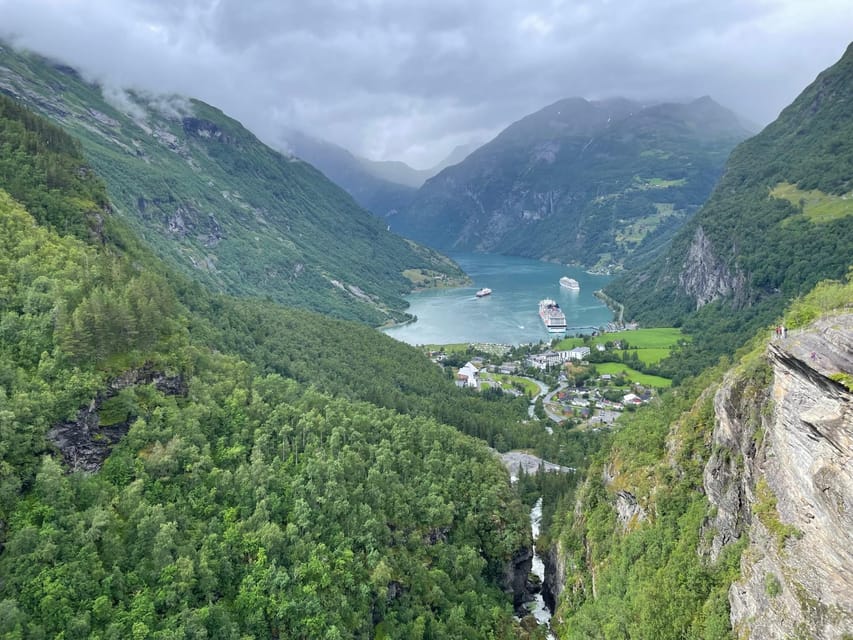 Geiranger Dalsnibba: mini bus tour - The Geiranger Fjord View Moments: Why This Part Matters