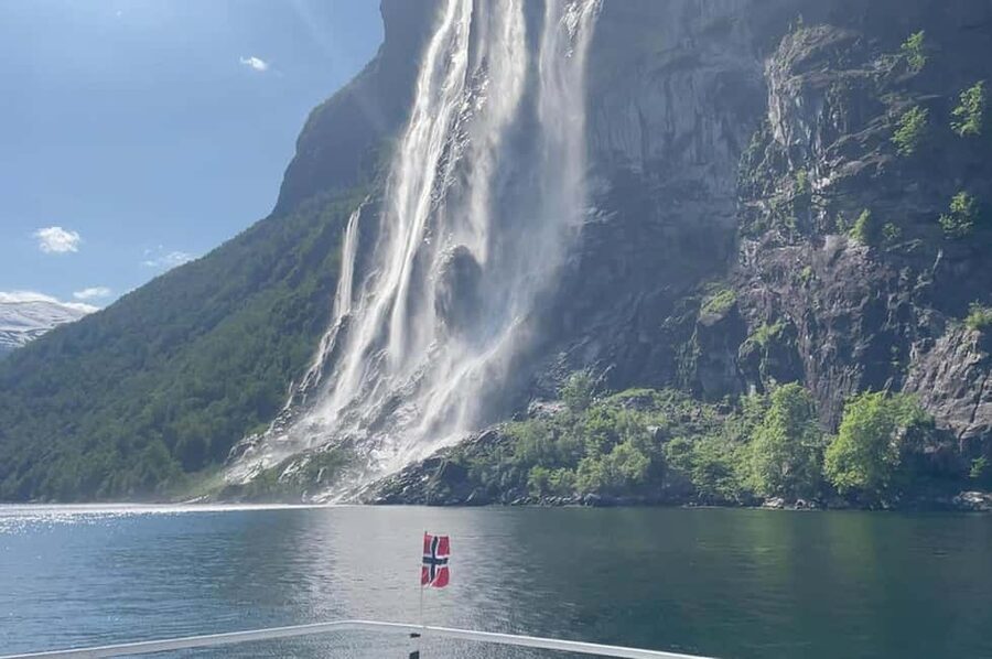 Geiranger to Ålesund Bus Tour (one way) - Why this one-way Geiranger to Ålesund plan is such good value