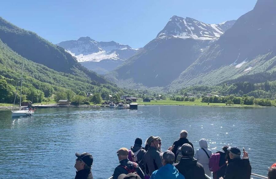 Geiranger to Ålesund Bus Tour (one way) - Price, timing, and comfort: can you handle 3.5 hours of moving?